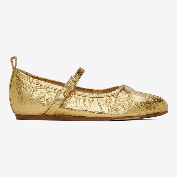 Zapatos planos plisados ​​dorados de Simone Rocha