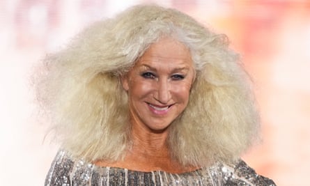 Helen Mirren con pelo largo