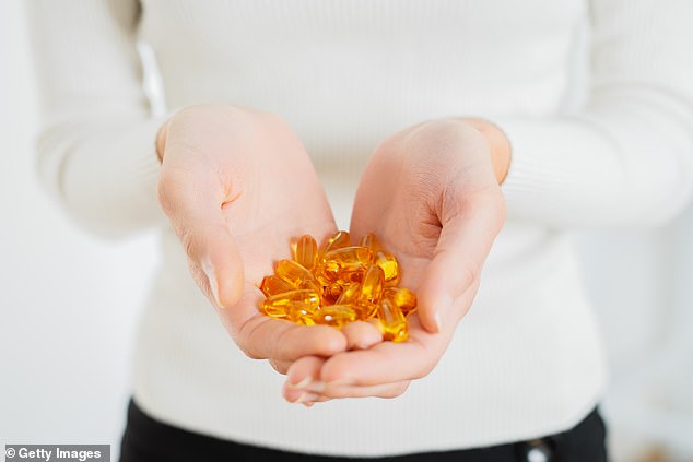 Investigadores del Centro Médico Southwestern de la Universidad de Texas (UTSMC) descubrieron que casi el 80 por ciento de los suplementos de aceite de pescado hacían afirmaciones amplias como