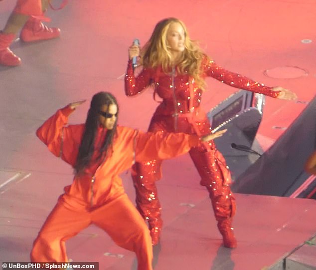 De gira: Blue llevó todo su talento a la gira con su madre en el Renaissance Tour durante el verano.