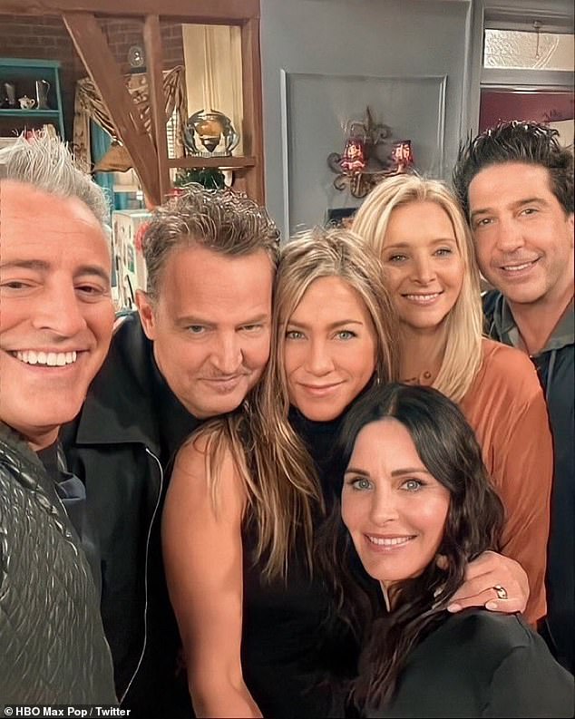 El actor también conoció a Matt LeBlanc, Jennifer Aniston, Courteney Cox y Lisa Kudro.