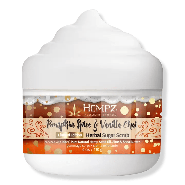 Exfoliante de azúcar a base de hierbas con especias de calabaza y vainilla chai de edición limitada