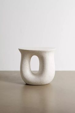 Mesa auxiliar/mesita de noche de cerámica Vera de Urban Outfitters