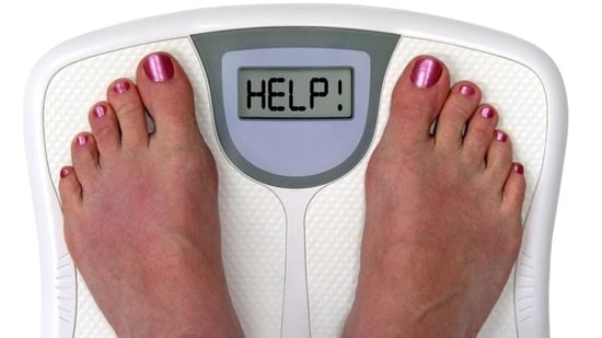 4. Apoyo al peso: Mantener un peso saludable es importante para las personas que viven con el VIH, ya que perder peso intencionalmente puede ser un desafío común.  Una dieta saludable ayuda a prevenir la desnutrición y favorece el control del peso al garantizar una ingesta adecuada de calorías y nutrientes.  Incluir una dieta rica en proteínas, grasas saludables y carbohidratos complejos puede contribuir a mantener un peso saludable.  (Pinterest)