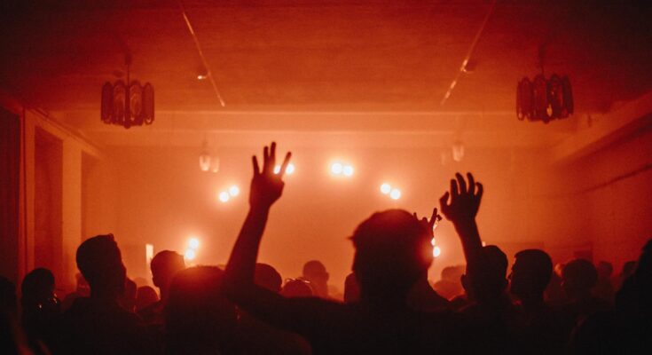 Party sesh afters after party rave festival all night DJ house techno club bar disco dance mdma cocaine tips how to