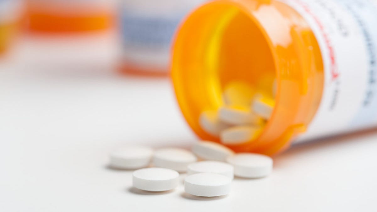 Píldoras ofrecidas por un médico