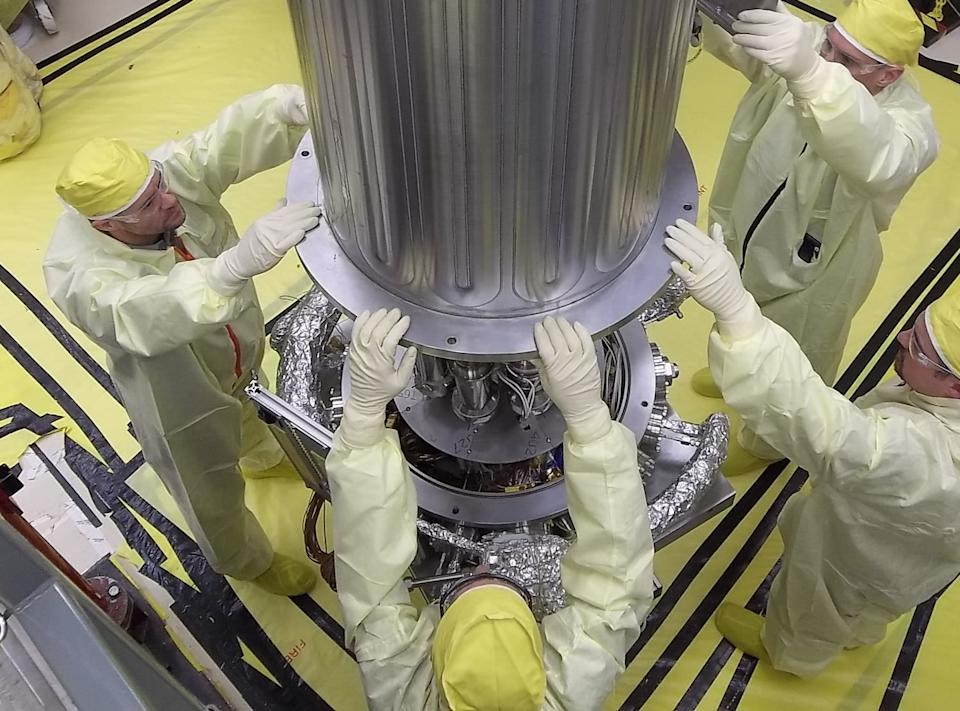 Los ingenieros de la NASA y los ANNAR reducen la pared de sequía alrededor del sistema de curva.