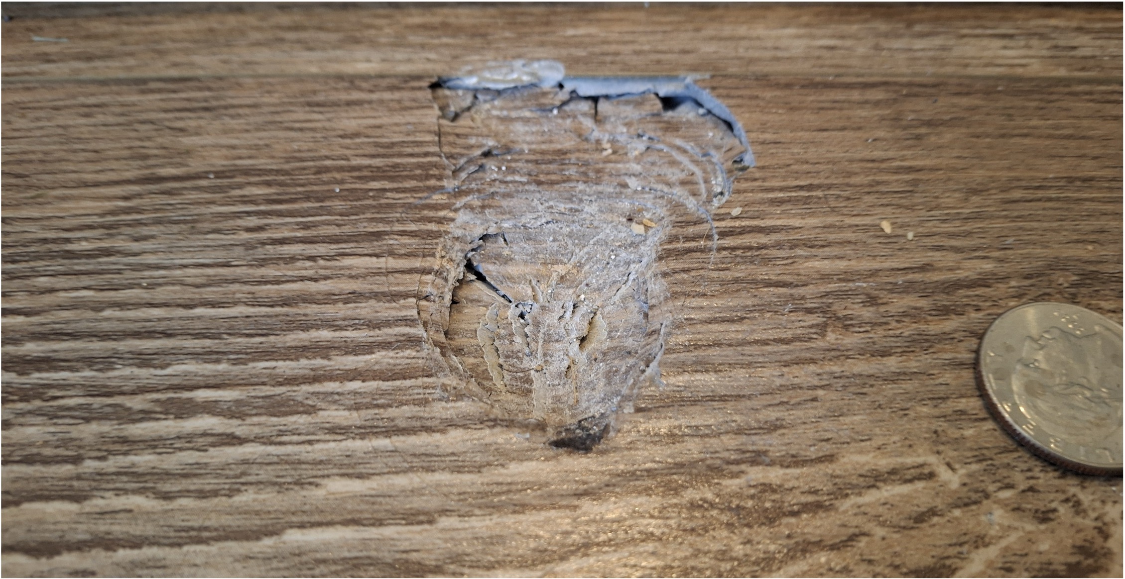 Una imagen de un gran espíritu de gran espíritu en un mazo hecho por el impacto del meteorito.