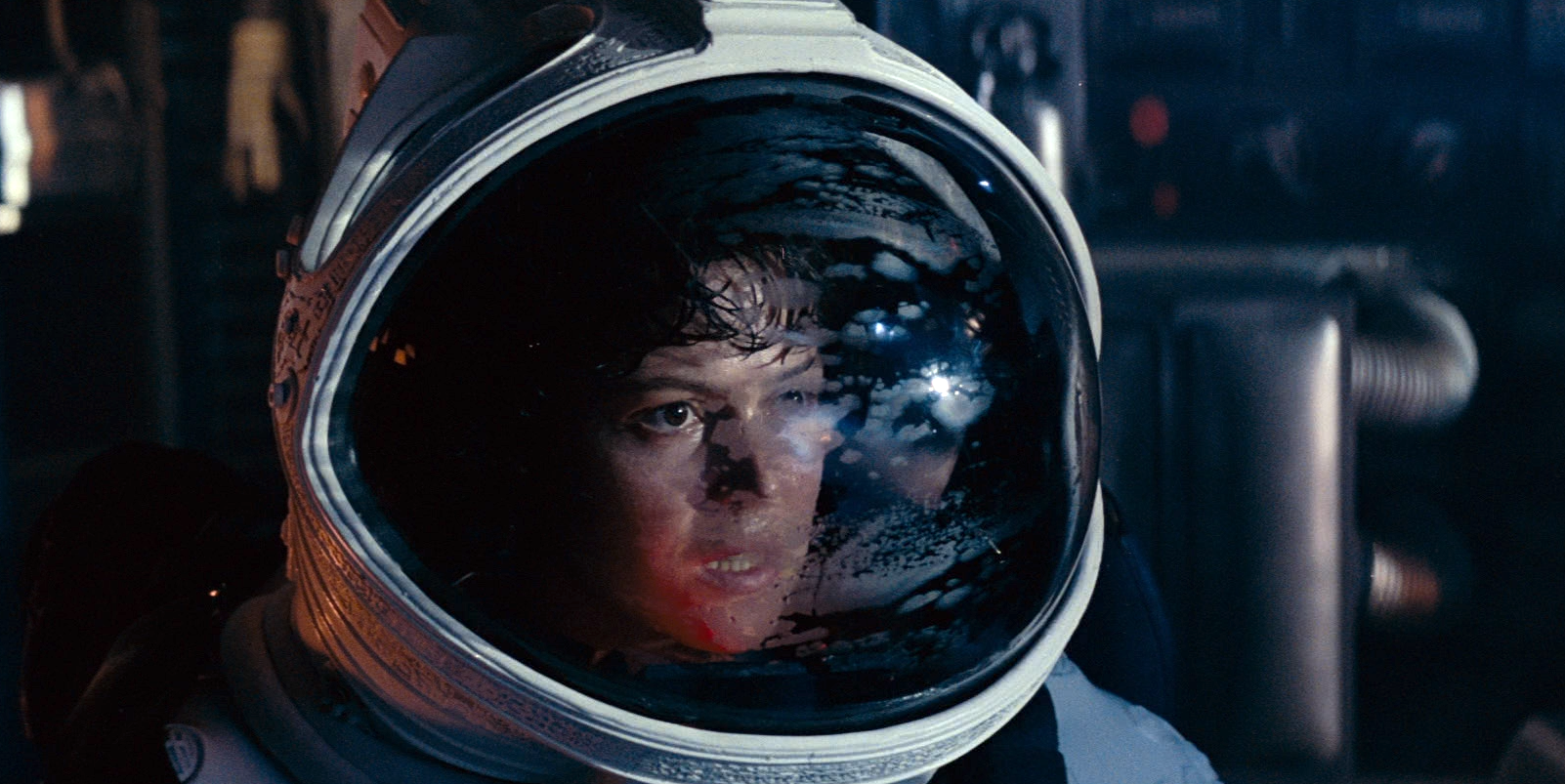 Sigourney Weaver frente a una mezcla con una mezcla de miedo y tristeza en 1979.