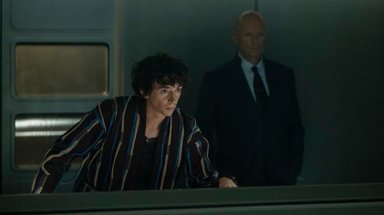 Samuel Blenkin Boyivar Leeiva Leanans Adama está mirando algo cuando Adama Ed AdMonson Ad Admon se destaca de la misma manera.
