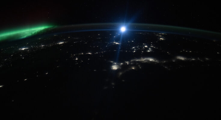 Astronaut photograph ISS072-E-806482