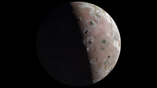 Imagen de IO encontrada por Junocam durante Perijove 57.