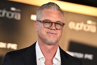 Eric Dane llega a un evento promocional de la serie 