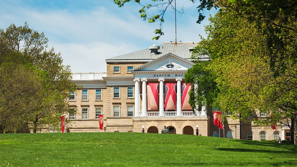 El edificio Bascom Hall en el campus de la Universidad de Wisconsin-Madison