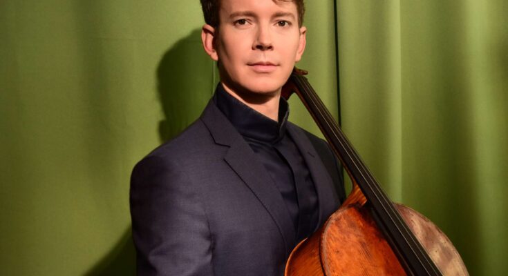 Cellist Joshua Roman